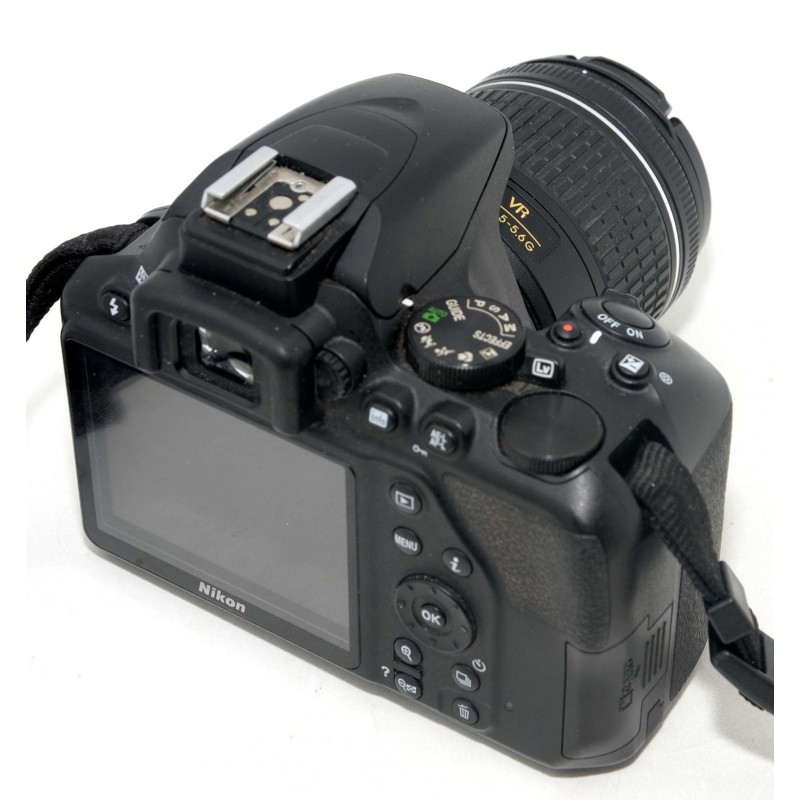 Fotógrafo o vlogger? Esa cámara réflex Nikon D3500 con objetivo sirve para  todo y cuesta 427€
