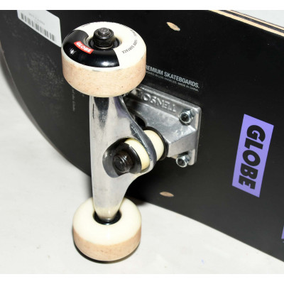 SKATEBOARD GLOBE