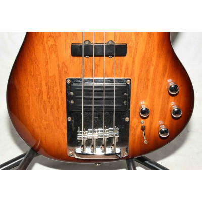 BAJO ELÉCTRICO ESCALA CORTA IBANEZ