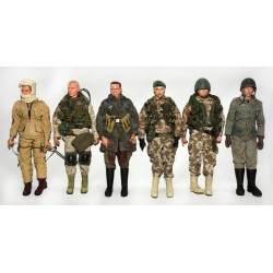12 FIGURAS DE MILITARES CON ACCESORIOS