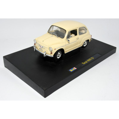 COCHE A ESCALA REVELL SEAT 600D