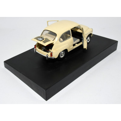 COCHE A ESCALA REVELL SEAT 600D