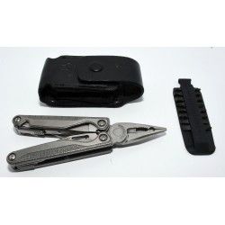 NAVAJA LEATHERMAN CHARGE TITANIUM