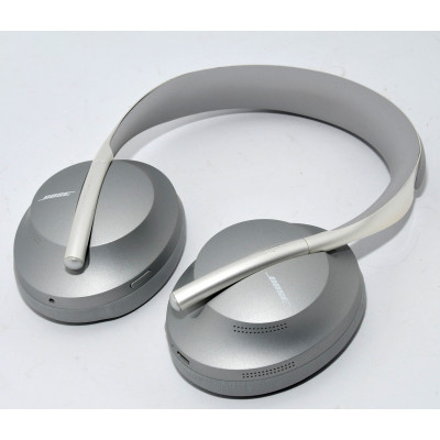 AURICULARES BOSE NOISE CANCELLING 700 PLATA