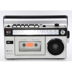RADIO VINTAGE SANYO M1700F