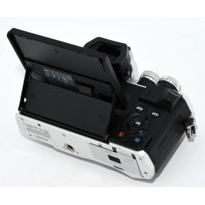 CUERPO CAMARA DIGITAL OLYMPUS OM-D E-M10 MARK II