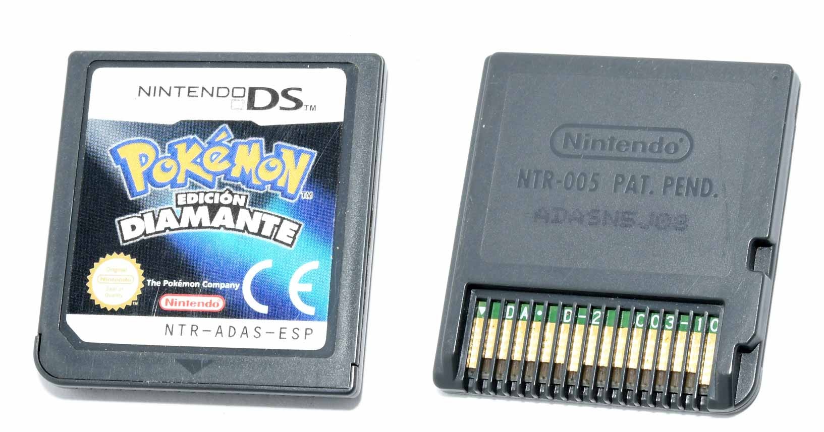 Caja y más imágenes de la Nintendo Switch Lite de Pokémon Diamante