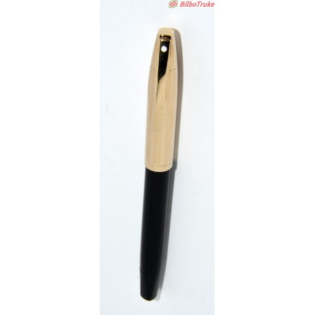 Supergangas - Pluma negra Grande Q35.00 38cm Paquete de plumas 14gr Q25.00  (10cm) Paquete plumas Q15.00 (10cm)
