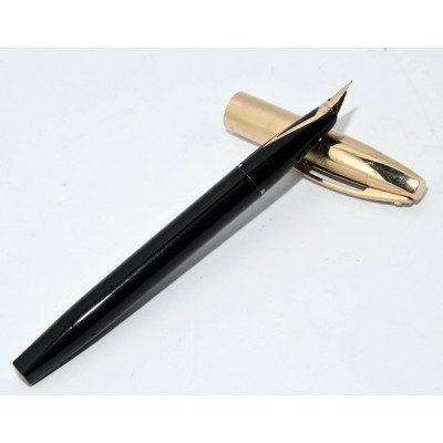 PLUMA ESTILOGRÁFICA SHEAFFER NEGRA