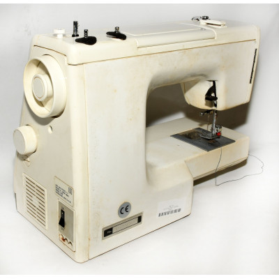 MAQUINA DE COSER ALFA 654