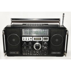 RADIO VINTAGE GRUNDIG SATELLIT 2400