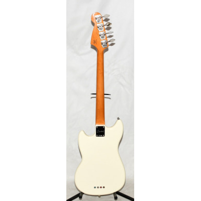 BAJO ELÉCTRICO ESCALA CORTA FENDER SQUIER MUSTANG