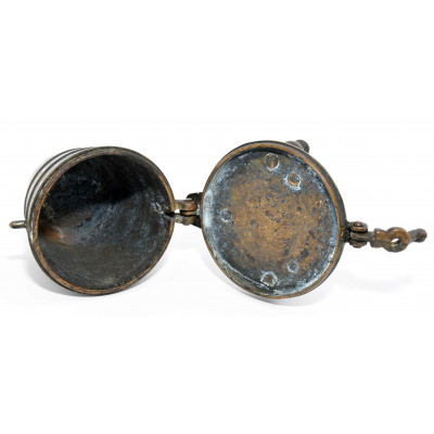 PONDERAL DE BRONCE CON VASOS ANIDADOS