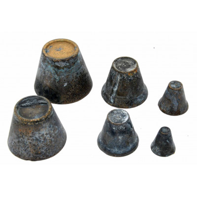 PONDERAL DE BRONCE CON VASOS ANIDADOS