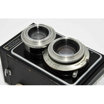 CÁMARA VINTAGE MEDIO FORMATO KODAK REFLEX