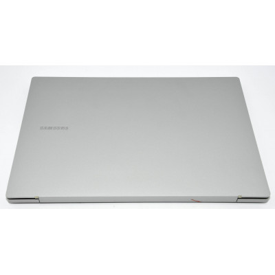 PORTATIL SAMSUNG GALAXY BOOK GO 14' PLATA / SNAPDRAGON 7C GEN2 2.6GHz / 120GB SSD / 4GB RAM