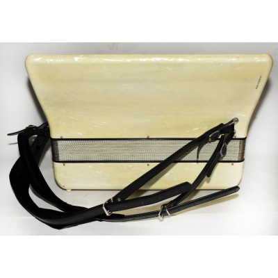 ACORDEON HOHNER VERDI IV 120BAJOS 5 REGISTROS