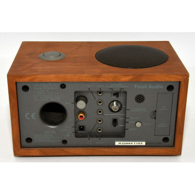 RADIO TIVOLI AUDIO MODEL THREE