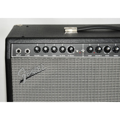 AMPLIFICADOR FENDER CHAMPION 100
