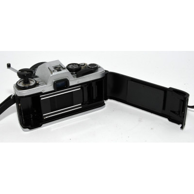 CAMARA REFLEX ANALOGICA OLYMPUS OM-10 + 24MM 2.8