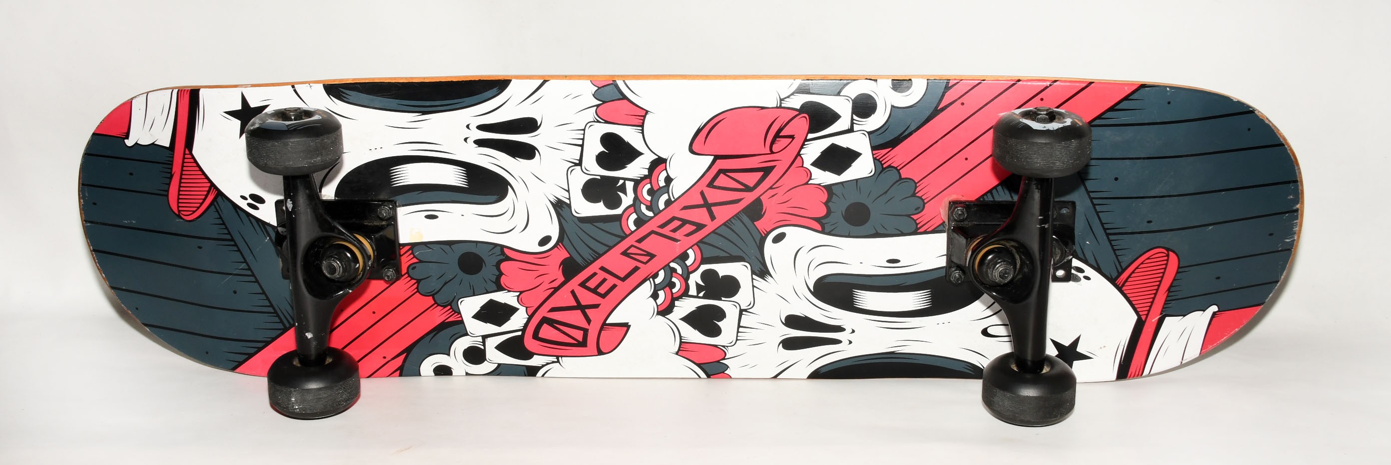 Patineta Skate para adulto Oxelo DK500 tamaño 8,25 diseño gráfico de  @tomalater - Decathlon