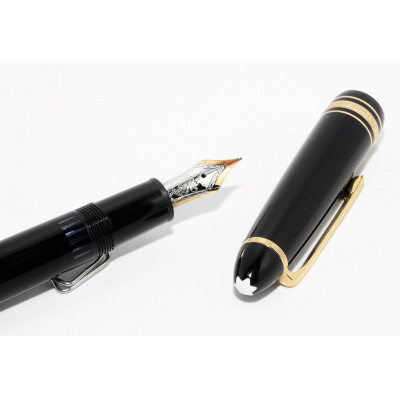 Estilográfica Montblanc Meisterstuck 146 con caja.