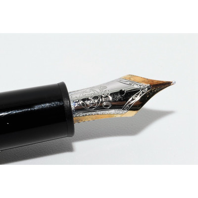 Estilográfica Montblanc Meisterstuck 146 con caja.