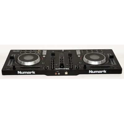 CONTROLADORA NUMARK SERATO MIXTRACK PLATINUM
