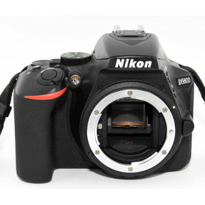 CÁMARA RÉFLEX DIGITAL NIKON D5600