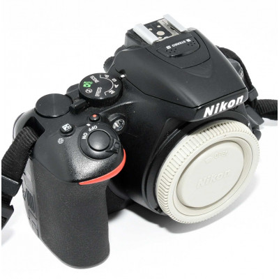 CÁMARA RÉFLEX DIGITAL NIKON D5600