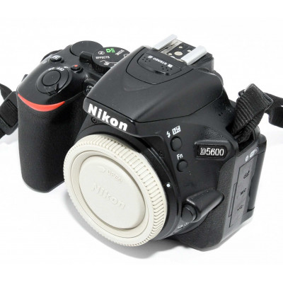 CÁMARA RÉFLEX DIGITAL NIKON D5600