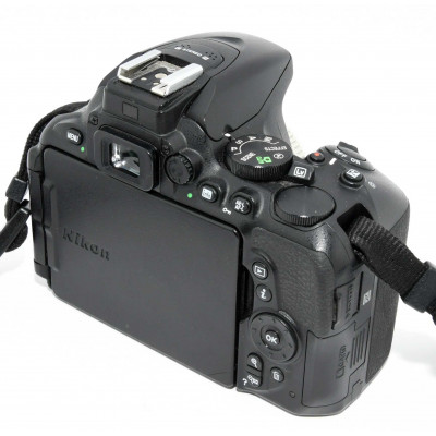 CÁMARA RÉFLEX DIGITAL NIKON D5600