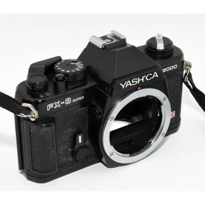 CAMARA ANALOGICA YASHICA FX-3 SUPER 2000
