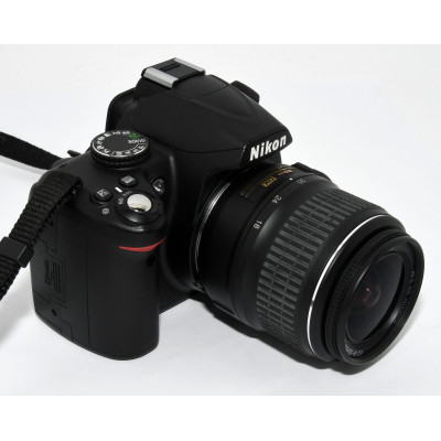 CAMARA REFLEX DIGITAL NIKON D3000 + NIKKOR 18-55MM