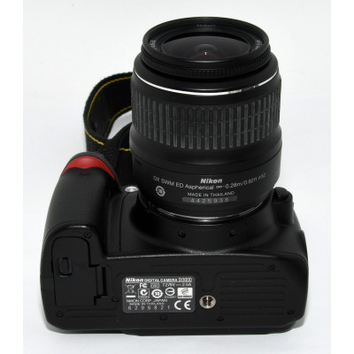 CAMARA REFLEX DIGITAL NIKON D3000 + NIKKOR 18-55MM