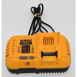 CARGADOR DEWALT DCB118