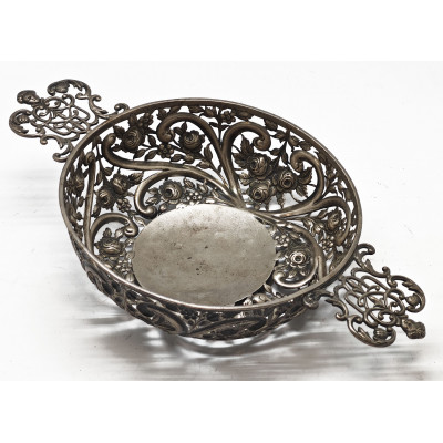 DOS BANDEJAS INGLESAS DE PLATA DE LEY (MÁS DE UN KIL0)