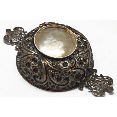 DOS BANDEJAS INGLESAS DE PLATA DE LEY (MÁS DE UN KIL0)