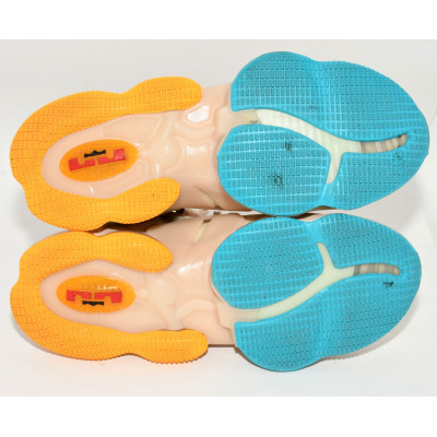 ZAPATILLAS NIKE LEBRON XIX 19 MINNEAPOLIS LAKERS ORO BLANCO PERLA ROYAL DC9339-200