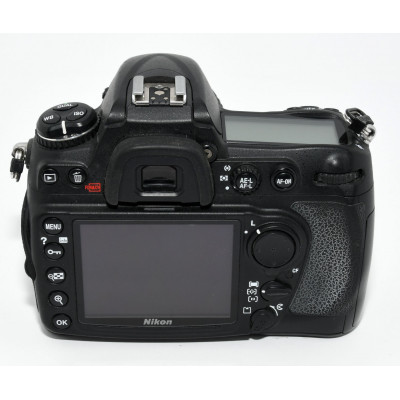 CÁMARA REFLEX NIKON D300 + 18-55MM