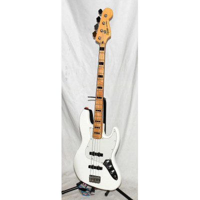 BAJO ELÉCTRICO FENDER SQUIER JAZZ BASS