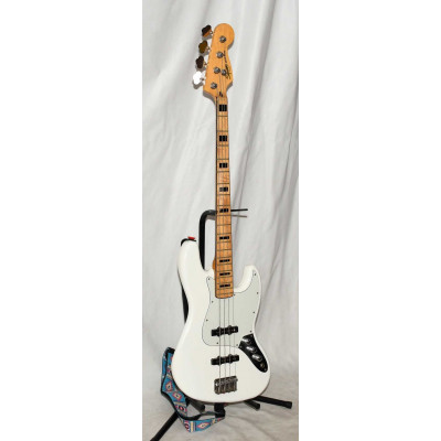 BAJO ELÉCTRICO FENDER SQUIER JAZZ BASS