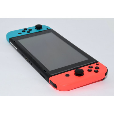 CONSOLA NINTENDO SWITCH ROJA Y AZUL