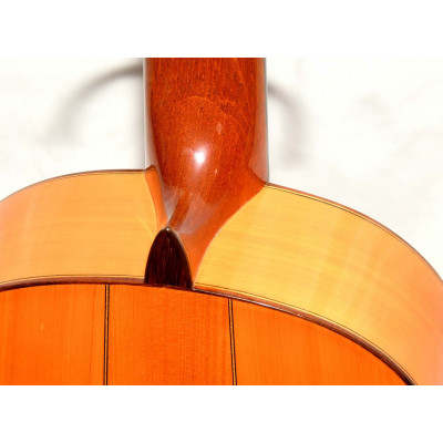 GUITARRA CLASICA VALERIANO BERNAL CLASE F 2000