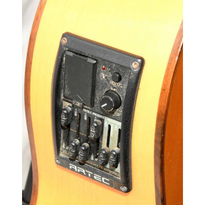 GUITARRA ELECTROACUSTICA RAIMUNDO 126