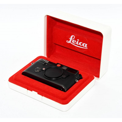 CÁMARA TELEMÉTRICA LEICA M6 1987 CON CAJAS Y DOCUMENTACIÓN