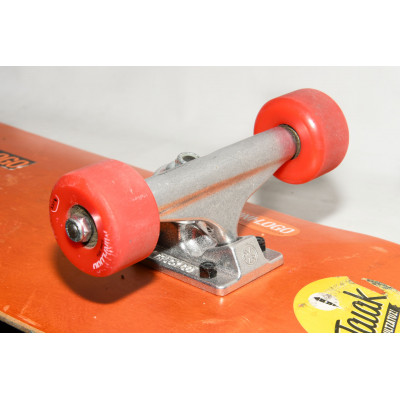 SKATEBOARD MINI LOGO