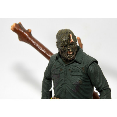 FIGURA JASON VIERNES 13 JASON VOORHEES LAGO