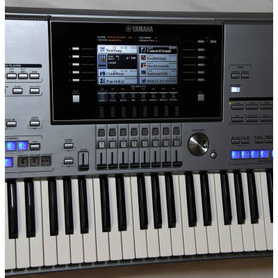 TECLADO SINTETIZADOR YAMAHA TYROS5 76