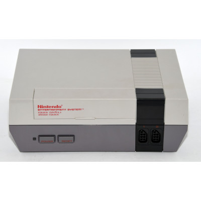 CONSOLA NINTENDO NES CON CAJA Y PISTOLA